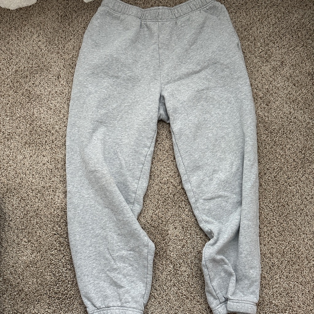 Gray women’s American eagle sweat pants
